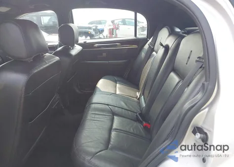 2011 Lincoln Town Car Signature Limited из США, поврежденный, VIN 2LNBL8CV1BX755986